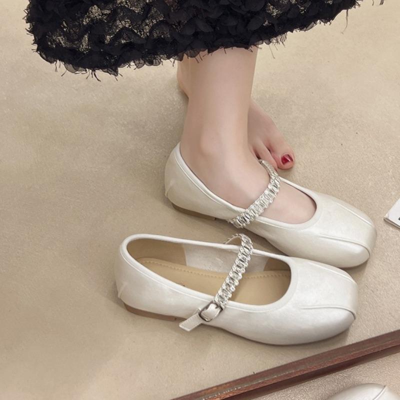 Fashion Shallow Mouth Mary Jane Shoes Women's Xia New Round Toe Soft Sole One Word with Rhinestone Flat Ballet Flat Single Shoes