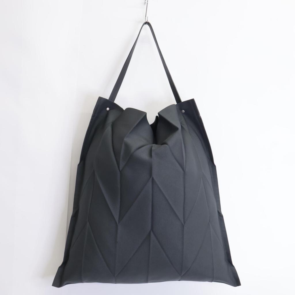 ISSEY MIYAKE xiittala Iittala [Good Condition] PO4500058089 Folding Pleated Tote Bag Charcoal grayUsed