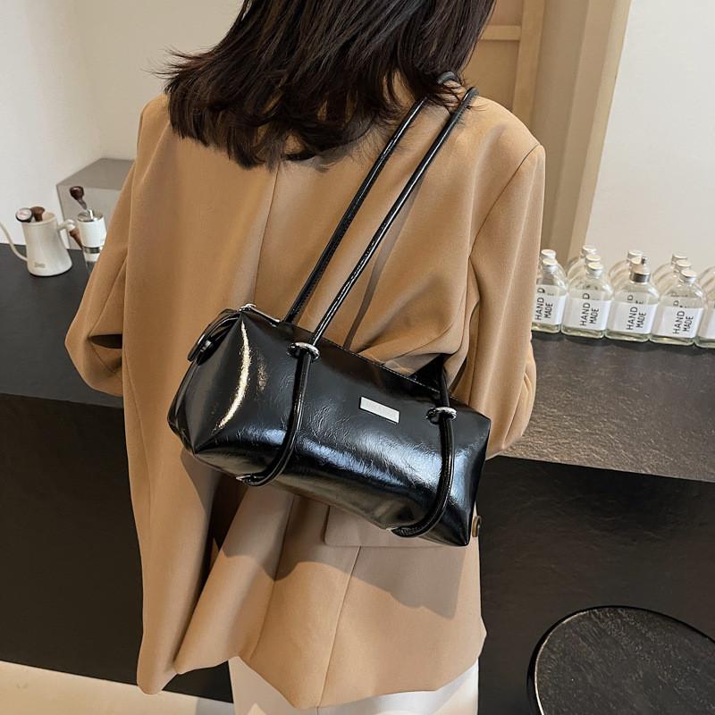 Ielgy High-End Retro Bowling Bag Autumn Winter One-Shoulder Underarm Fashion Portable Pillow Bag