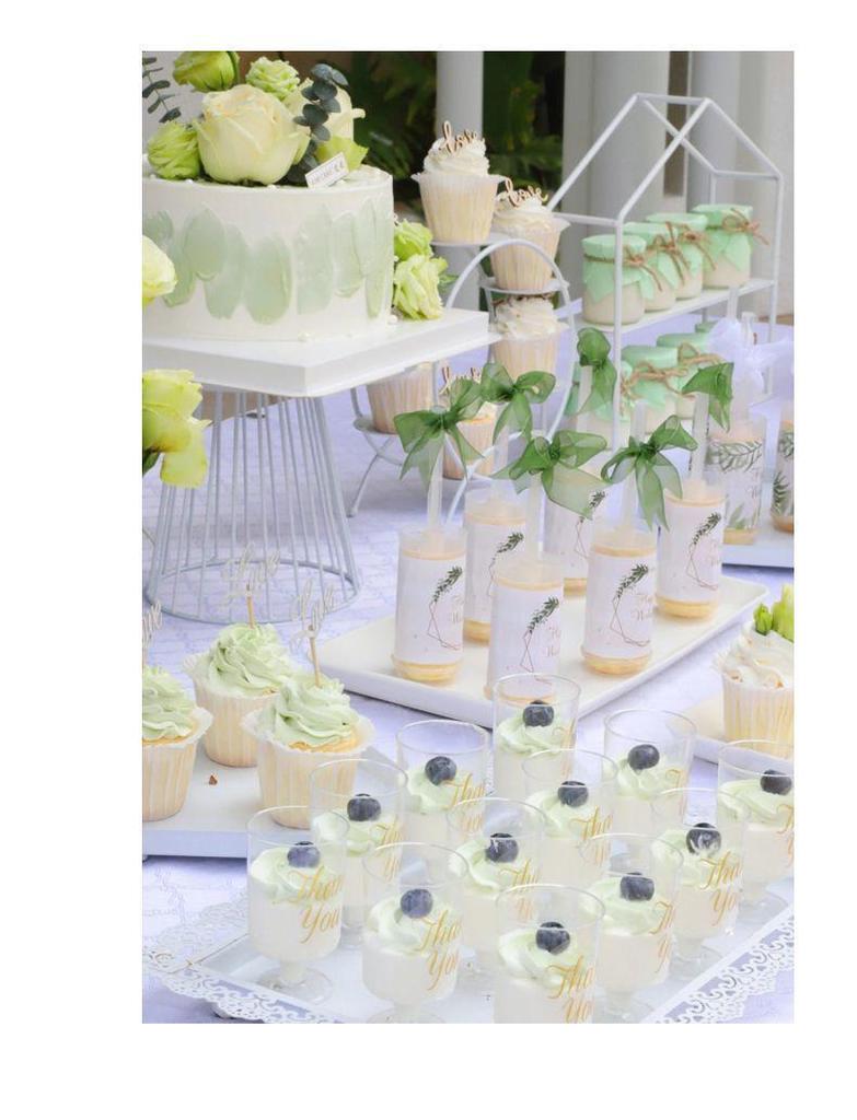 Wrought Iron Cake Stand: White Dessert Table Centerpiece for Weddings and Buffets