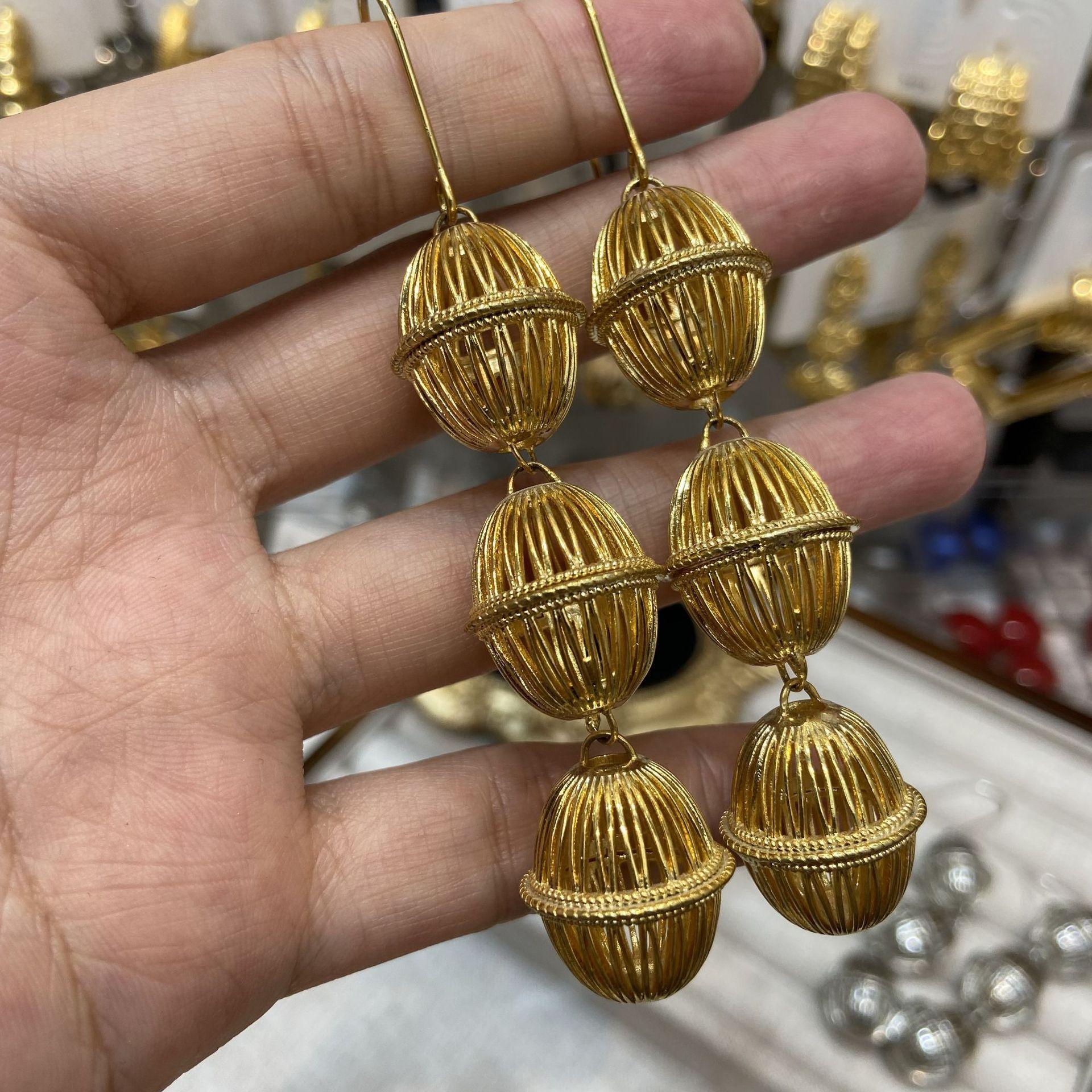

Exaggerated Niche Design, Metal Openwork Lanterns, Long Earrings, Democratic Style, Exquisite Medieval Court Style Earrings