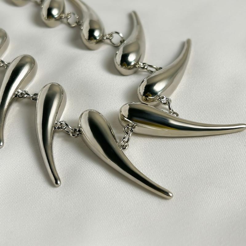 Vintage Rivets Necklace Gothic Water Drop Pendant Neck Chain Choker for Dancing