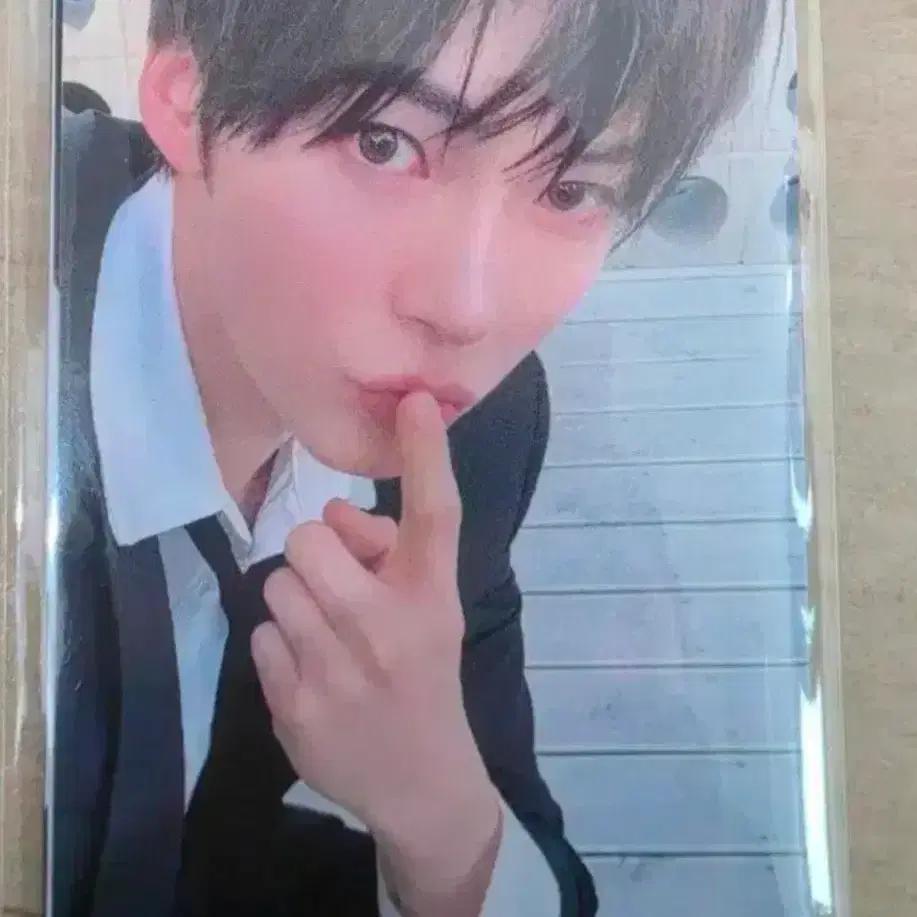 Selling ZEROBASEONE Comeback Premier Pocari (unopened).
