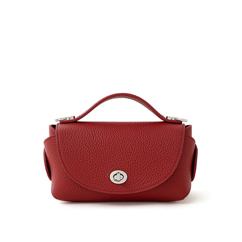Leather women's bag 2026 new chain small square bag simple and versatile fashionable messenger bag mini bag