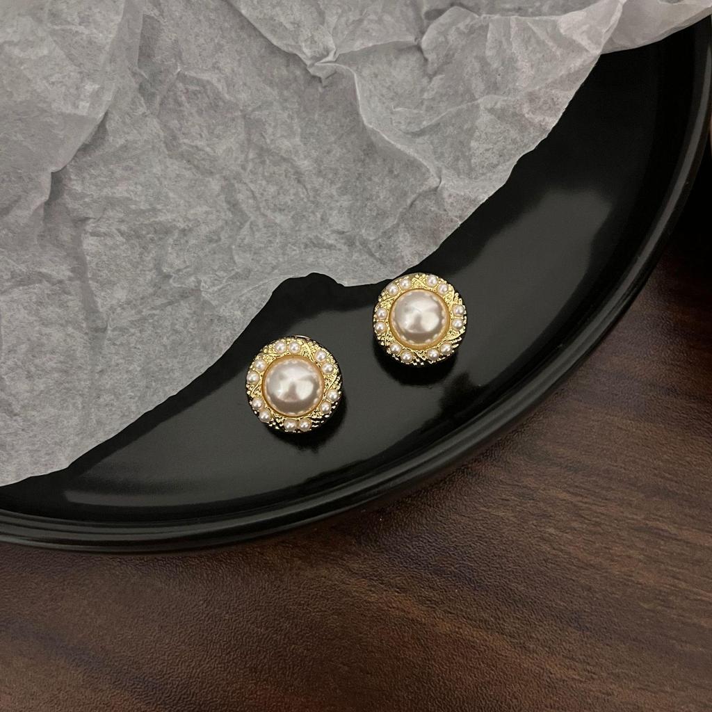 Pearl Mosquito Coil Disc Ear Clips: No-Pierce, Elegant French-Style Earrings for Women