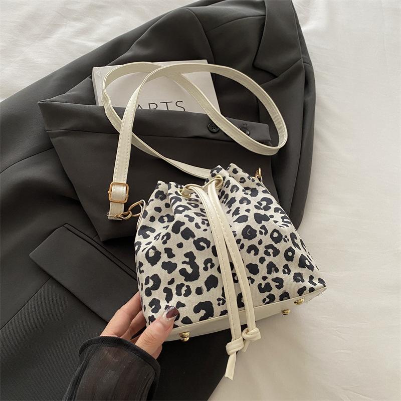 Retro pump with bucket bag women's bag 2025 new leopard print fashionable messenger bag fashion literary trend shoulder bag
