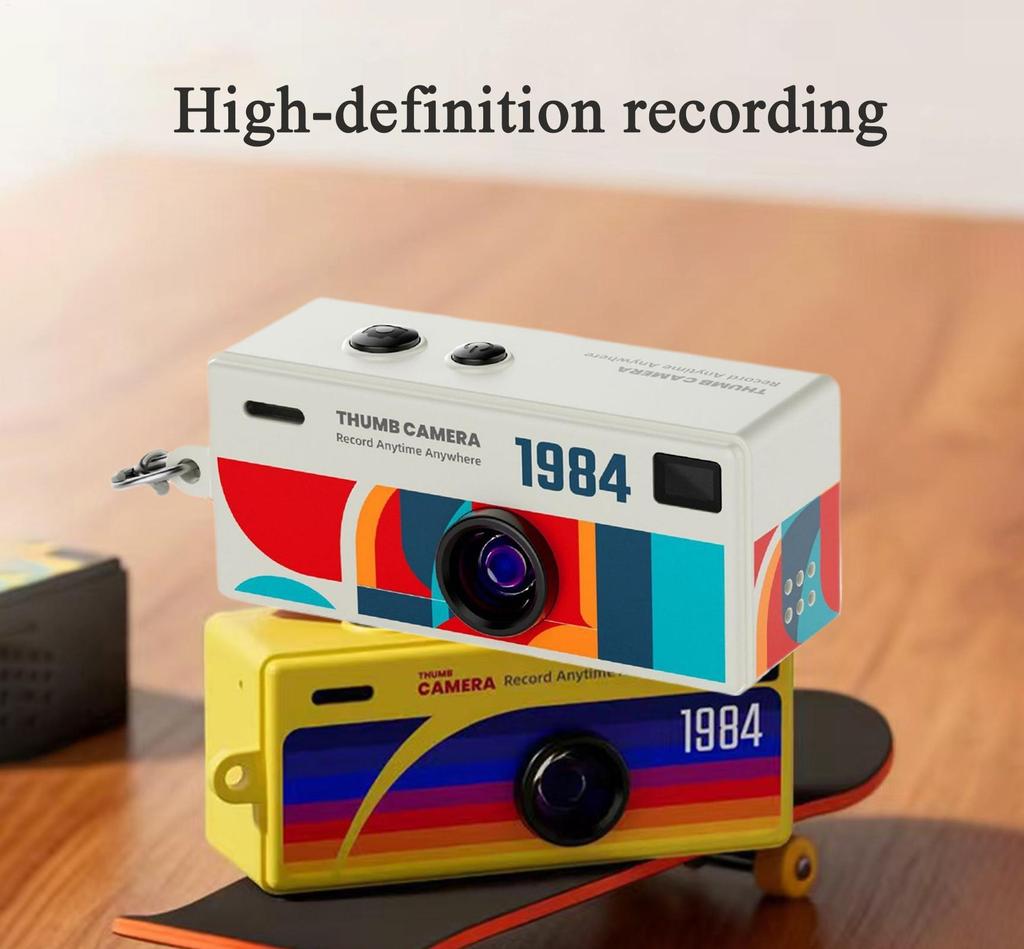Retro Mini Keychain Thumb Camera 1080P HD Recorder Built-in Flash Auto Focus 130 Wide Angle Lens LCD Screen Portable Camera