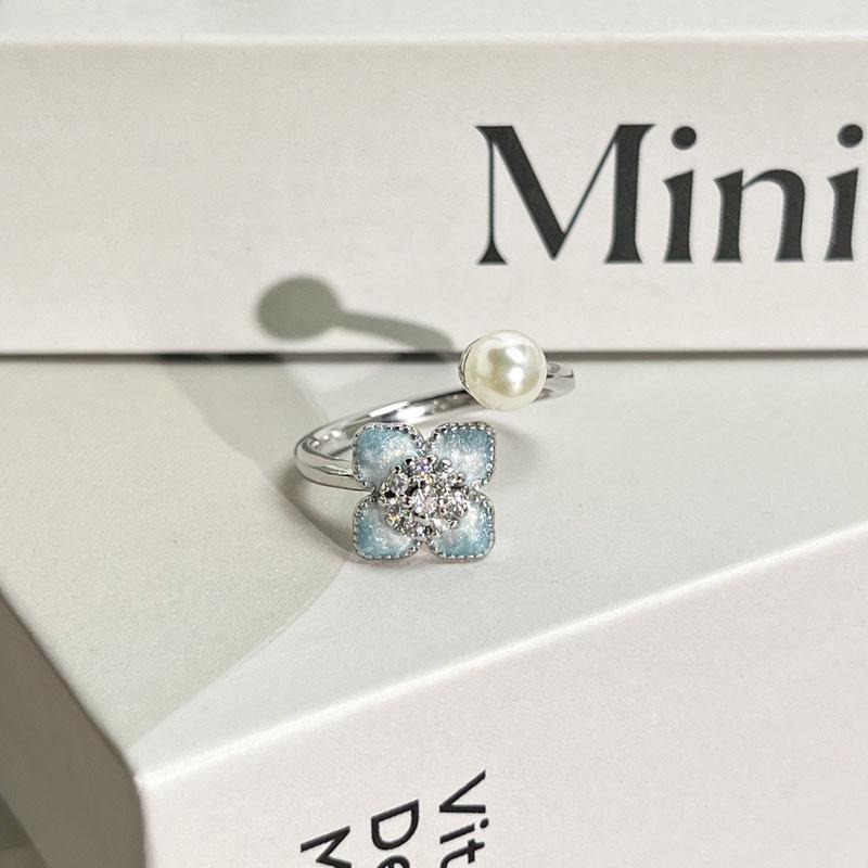 Simple hollow star French small fragrance gradual change enamel four-leaf clover open ring female geometric personality index finger ring