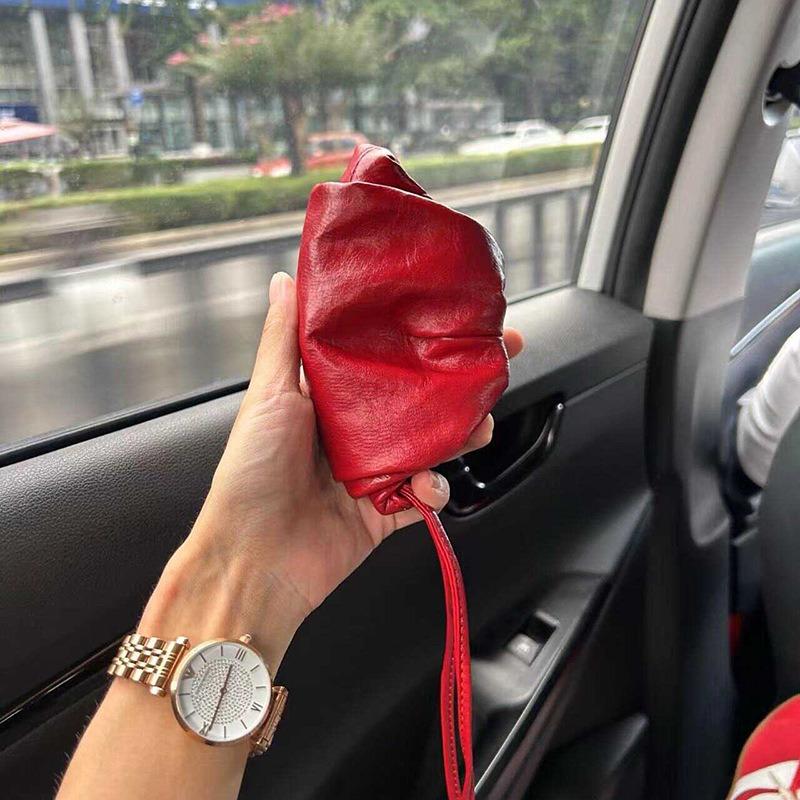 Gentle and soft waxy mini sheepskin dumpling bag, early spring leather cloud mouth red envelope hanging neck decorative small bag