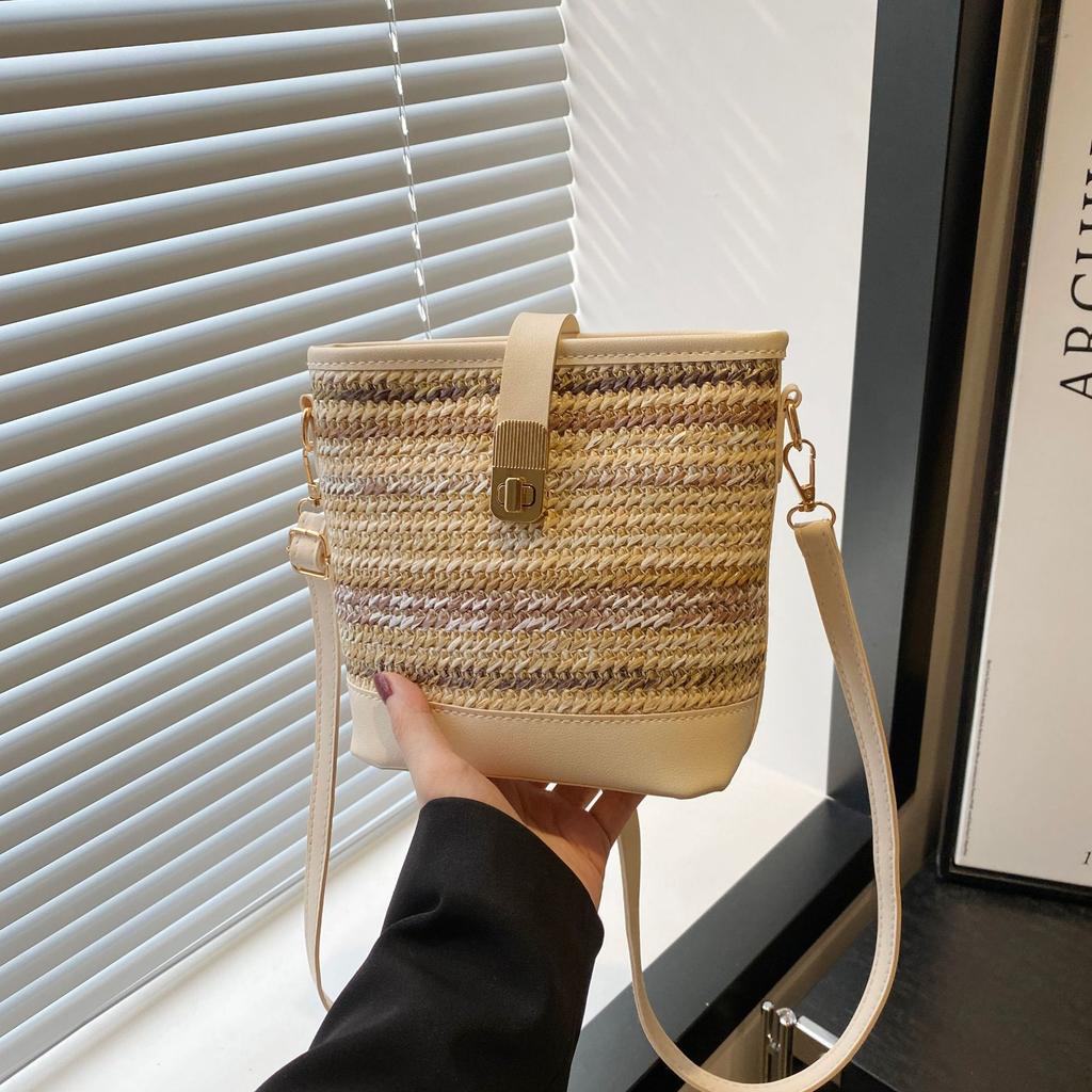 2025 New Literary and Artistic Splicing Contrasting Color Straw Woven Bag Women's High-end Texture Fashion Handbag Foreign Style Messenger