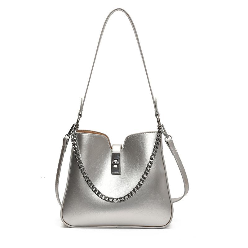 Premium commuter large-capacity bag women's 2025 new summer versatile shoulder messenger bag mother bucket bag