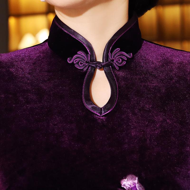 New golden velvet retro improved embroidery long large size middle-aged and elderly catwalk Tang high-end cheongsam