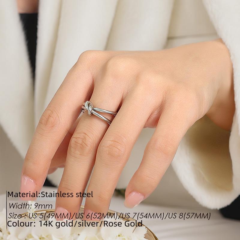 Inel din oțel inoxidabil eManco Fashion: Inel modern din titan placat cu aur de 18K de la Niche Design