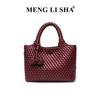 Una borsa a mano di nicchia in morbida pelle intrecciata per il commuting delle donne, alla moda e casual, borsa a tracolla singola crossbody tote
