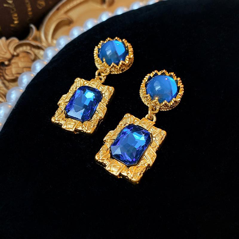 Silver Needle Vintage Geometric Court Style Light Luxury Retro Stud Earrings for Women