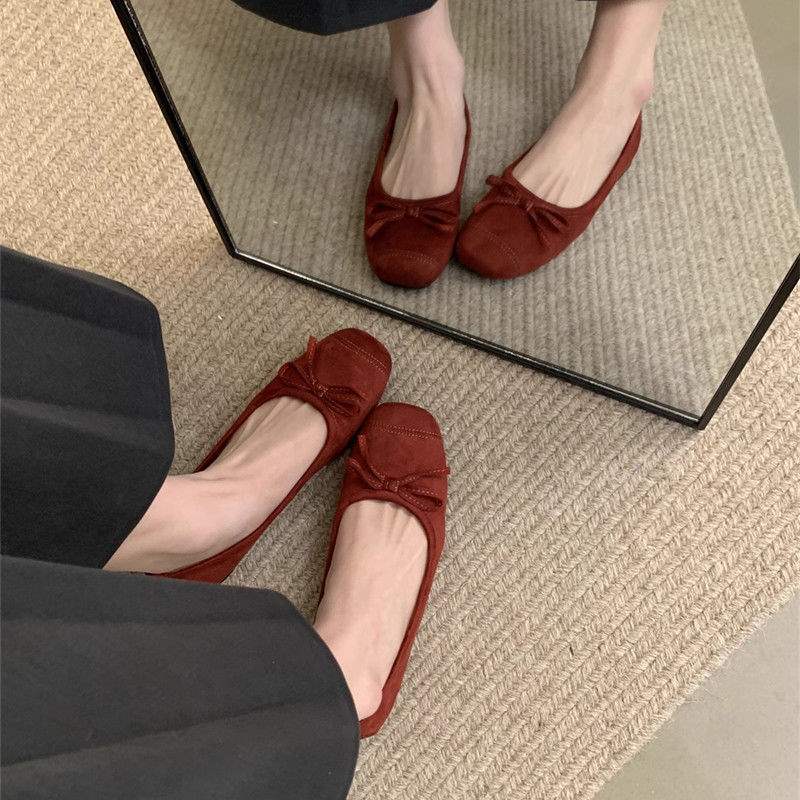 Red Single Shoes Women's Shallow Soft Leather Ballet Shoes Ladyshoes Flat French Small Red Shoes Doudou Shoes Grandma Shoes Wedding Shoes
