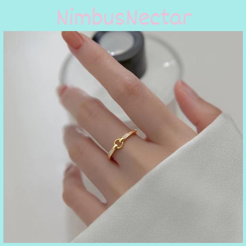Fashionable Gold Plated Copper Adjustable Geometric Round Ring With Dazzling Diamonds