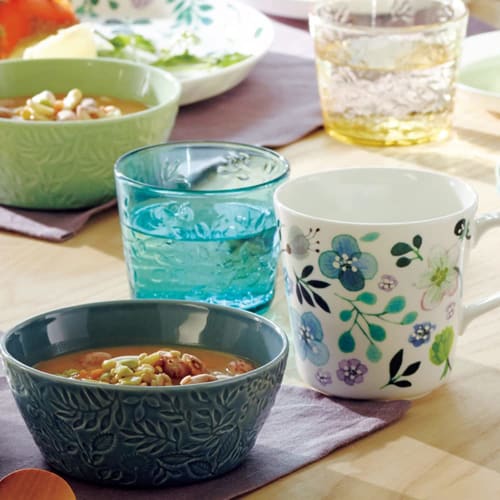 NARUMI Anna Emilia Clover Garden Mug, 340cc, Green, Floral Design, Cute Clover Design, Large, Microwave and Dishwasher Safe, Gift Boxed, 51854-2923P