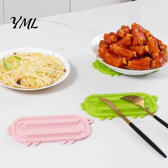 Non-slip Spatula Rest Silicone Pot Lid Holder, Cute Pig Shaped, Non Slip Heat Resistant Mat Chopping Board Storage Stand with Drain Grooves,