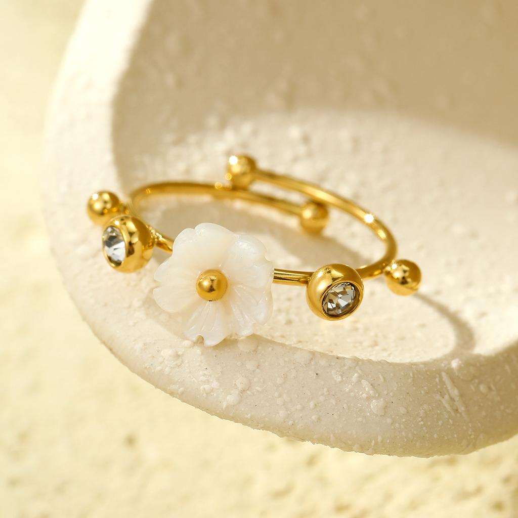 European and American Fashion Temperament Flower Ring Niche High-end Female Ring