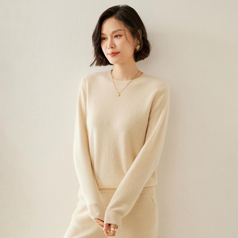 Flat Round Neck Cashmere Base Shirt for Women In Autumn and Winter Solid Color Long-sleeved Sweater Versatile and Comfortable Pullover Sweater
