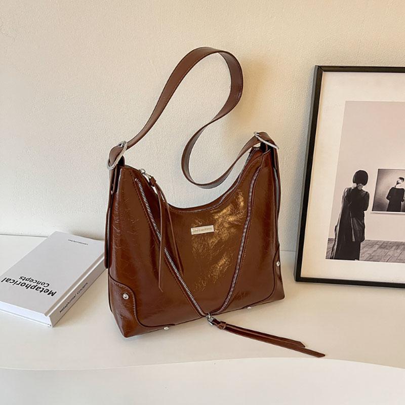 Light Luxury Fashion Shoulder Bag High-End Zipper Design Solid Crossbody Bag New Autumn Winter Popular Commuter Bucket Pack