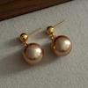 Retro elegant minimalist gold pearl earrings, high-end classic warm pearl earrings, niche light luxury earrings for women
