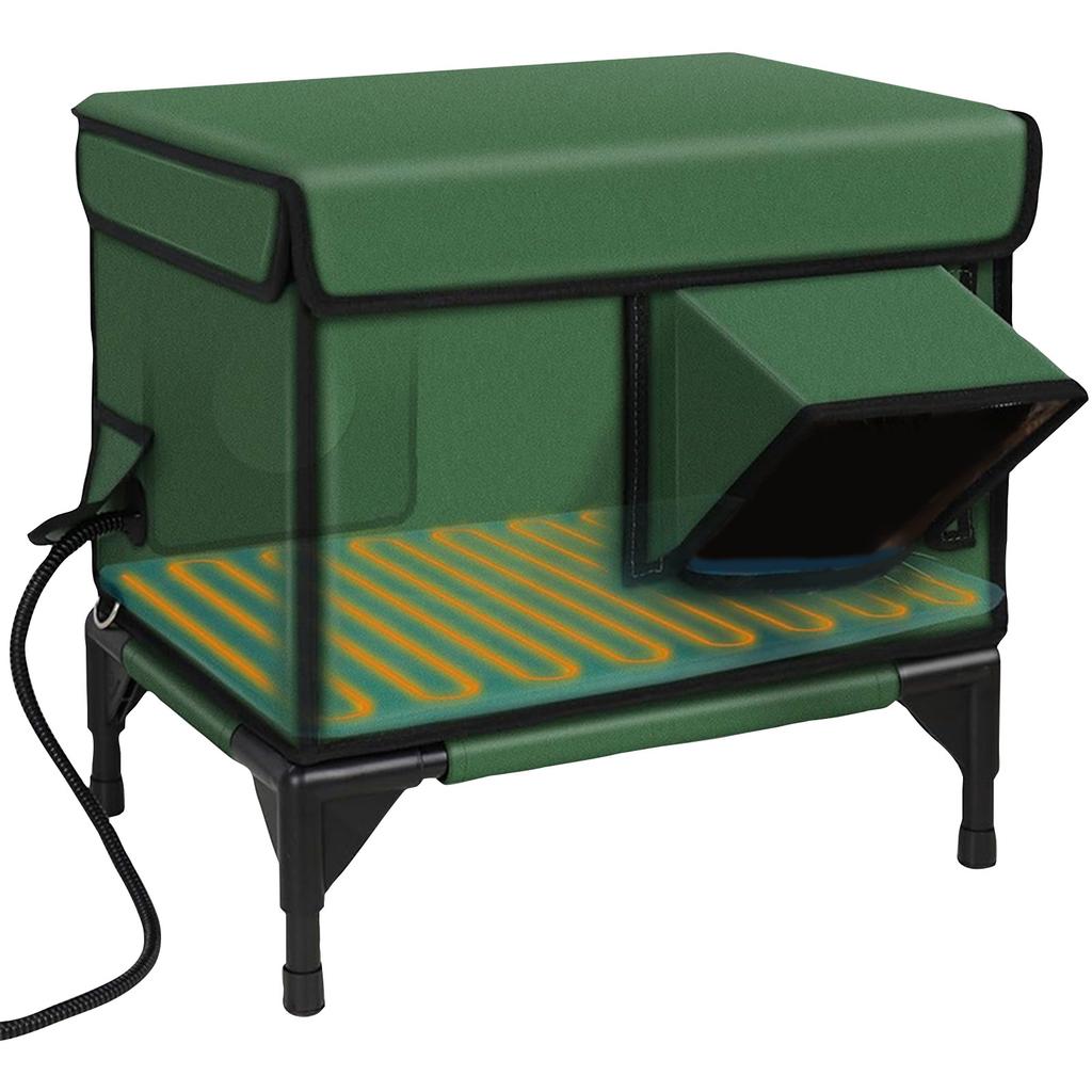 Vinter Utendørs Oppvarmet Hus Isolert Og, Med et Motstandsdyktig Takoverheng og Låve Rømningsdør.