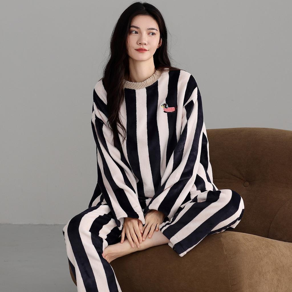 Pajamas Ladies Autumn And Winter Flannel Homewear Winter Coral Fleece Thickened Fleece Warm Striped Set