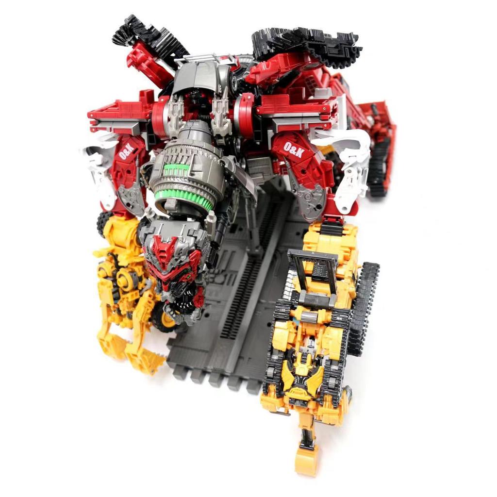 Tai Ba Boy Alloy Devastator: Eight-in-One Transforming King Kong Robot Action Figure