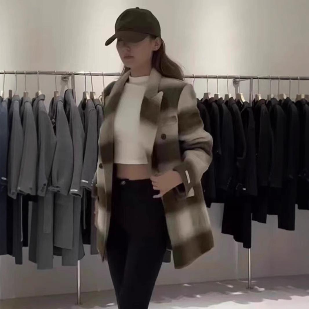 

Женское универсальное двухстороннее шерстяное пальто с костюмным воротником и клеткой M