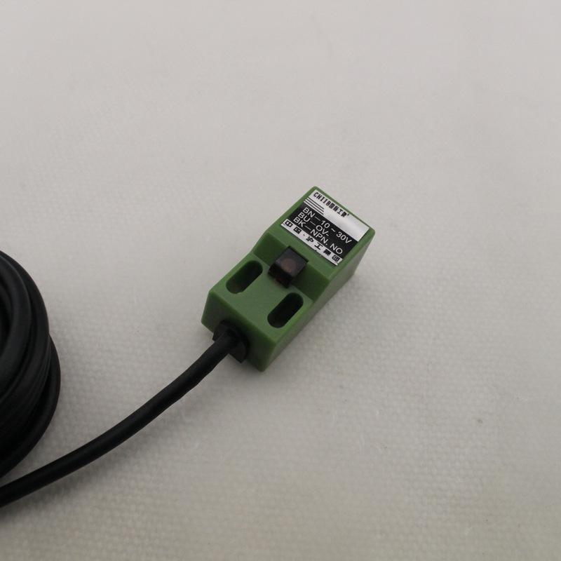 Huguang DHS18-5MC1C2B1B2D1D2Y1Y2 Inductive Proximity Sensor, 5mm Detection.