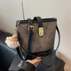 Popular Small Bags Women's Autumn Versatile New Fashion Shoulder Messenger Bag Portable Bucket Bag