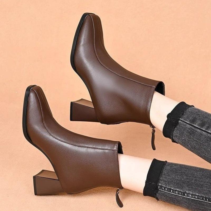 

French retro thick heel rear zipper high heel short boots new autumn and winter single boots thick heel square head thin boots 38 темно-коричневого кольору