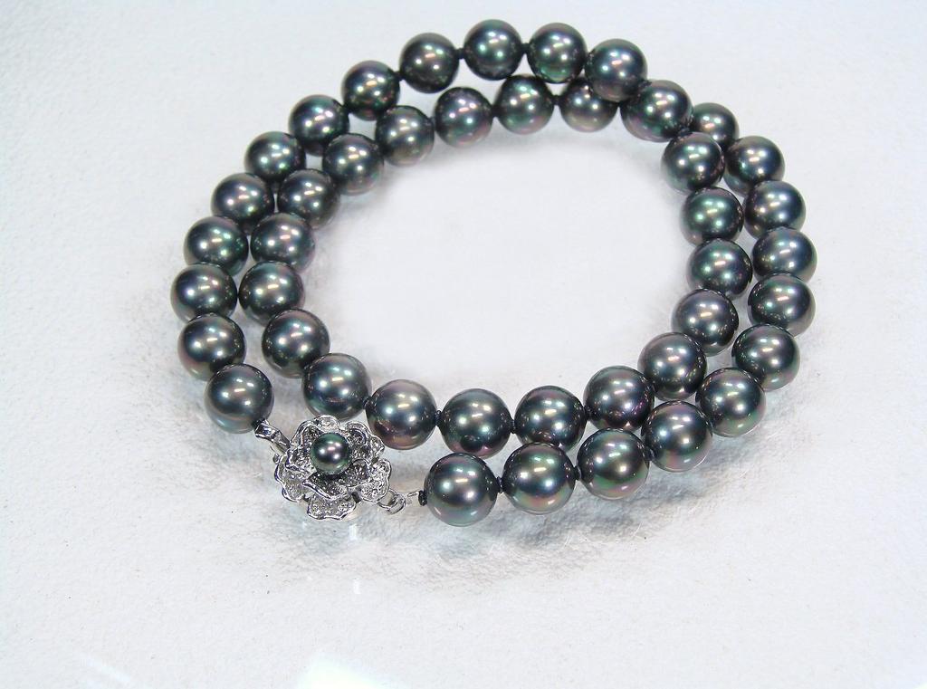 [Your and My Jewelry Box] Black Pearl Necklace - Peacock Color  Black Mother-of-Pearl Pearl 9.0mm Up, 45cm (Single Item) 9939 Made In Japan [Gift