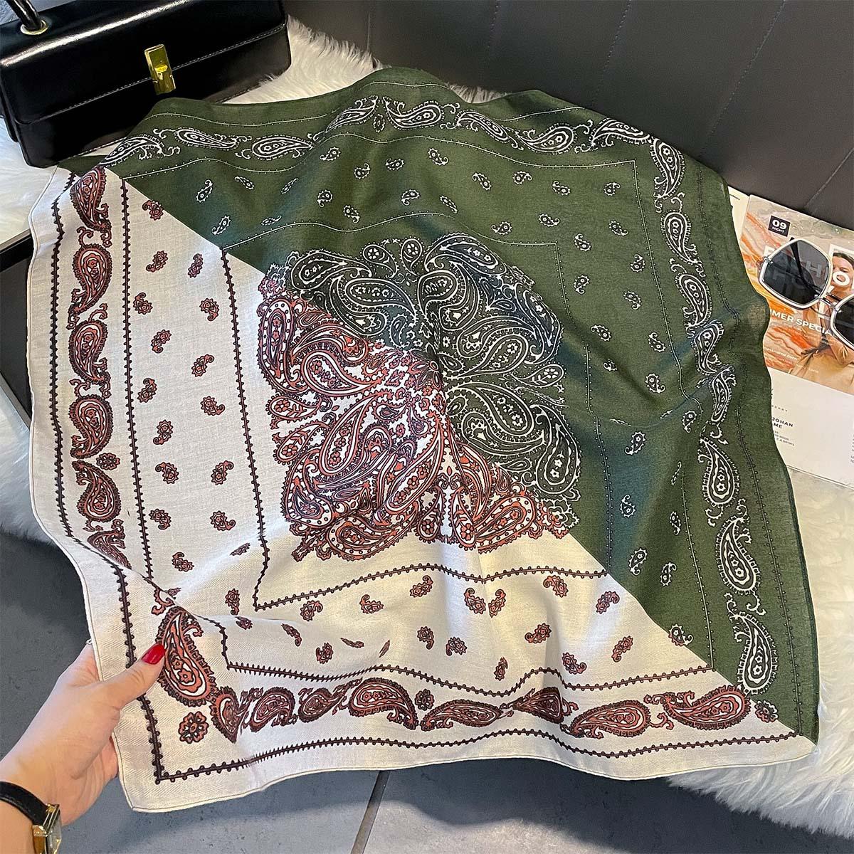 

Paisley Print Head Scarf for Women Cotton Feel Hijab Spring Autumn Warm Wraps Soft Square Foulard Bandana Neckerchief Headscarf 65x65cm