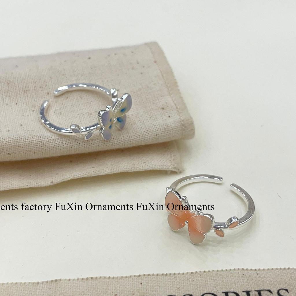 Koreanischer exquisiter schlichter Schmetterlingsring für Damen - Modisches, elegantes Schmuckaccessoire.