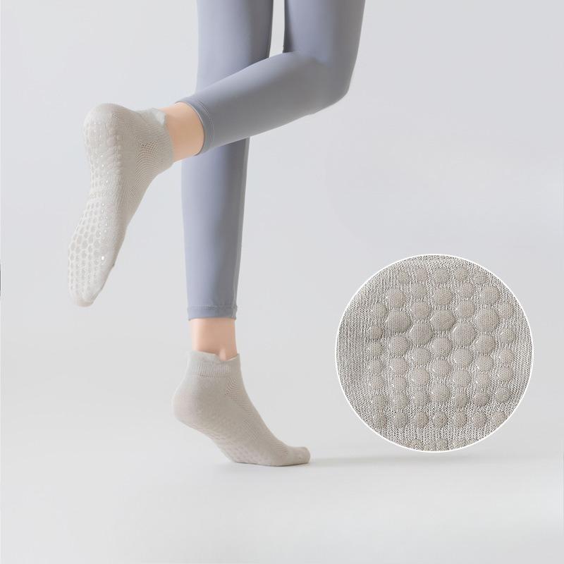 Yoga Socks, Women's Sweat-absorbing and Moisture-wicking Sports Short Socks, Silicone Anti-slip Cotton Socks, Breathable and Non-shedding, Fitness