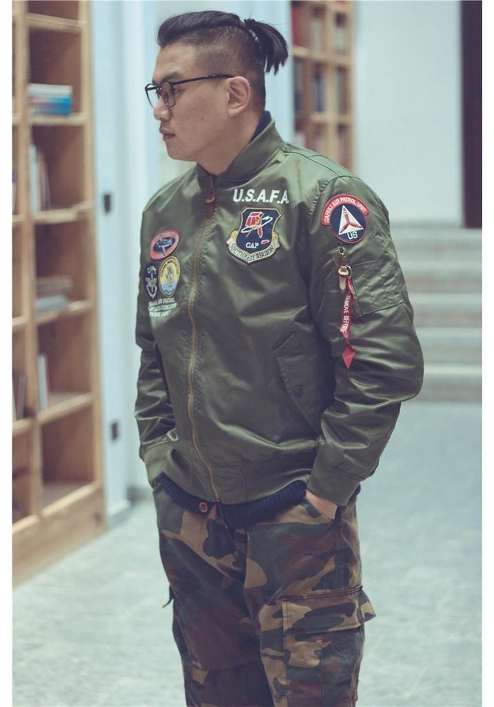 Trendy 2025 American Style Men's MA-1 Air Force Pilot Jacket with Badge Embroidery for Spring/Autumn.