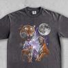 Tiger heult zum Mond. Vintage Wildkatzen Grafik T-Shirt. Geschenk für Tierliebhaber. Übergroßer Streetwear Nachthimmel. Sterne Unisex 90er Y2K T-Shirt