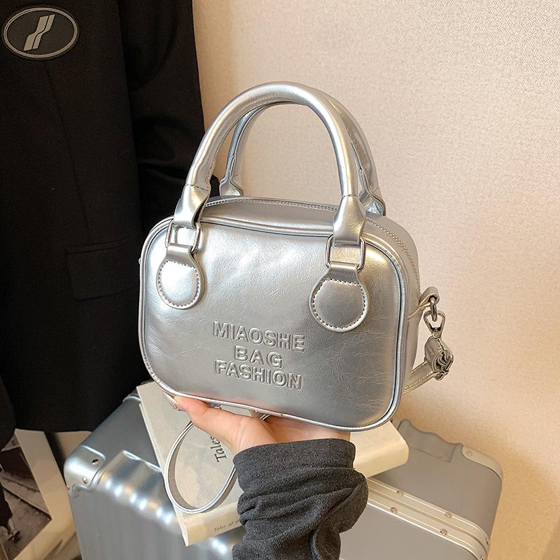 Premium retro handbag bag women's spring and summer 2025 popular shoulder bag casual versatile messenger small square bag