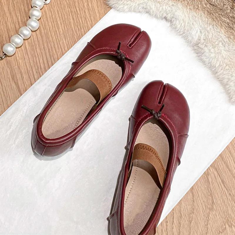 Ballet Style 4cm Inner Height Increase Split toe Women Pumps Fashion Leather Pleated Mary Janes Spring Summer Tabi Loafers Shoes
