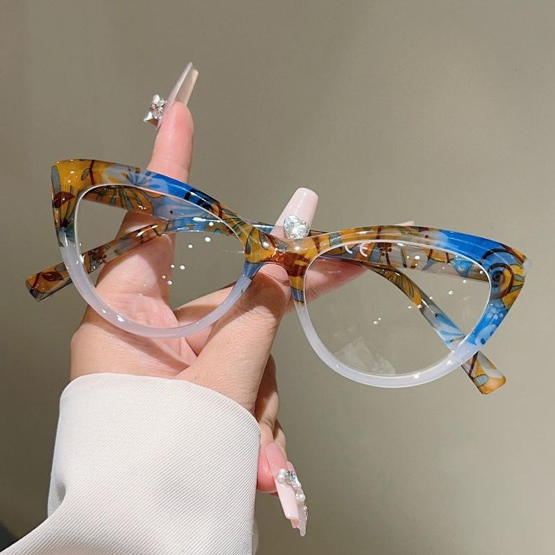 Irregular Patterned Contrasting Cat Eye Reading Glasses Casual and Fashionable Anti Blue Light Ultra Light Presbyopia Glasses
