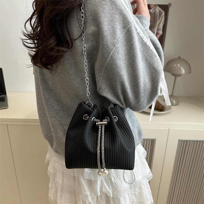 Summer new popular solid color casual versatile chain shoulder messenger bag bucket tote bag women's bag