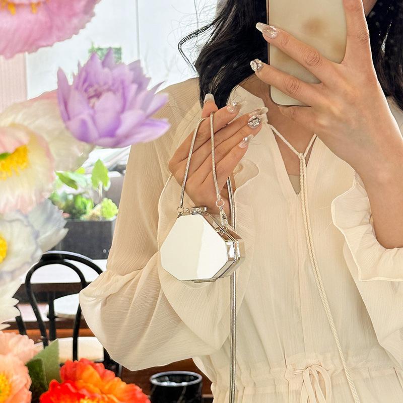 Mini Love Small Bag Women's 2025 New European and American Fashion Glossy Shoulder Chain Crossbody Acrylic Mouth Red Envelope