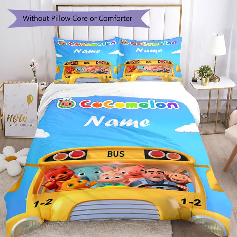 3-teiliges personalisiertes CoComelon Bettwäsche-Set mit individuellem Namen, Bettbezug mit Verschluss, Enthält 1 Bettbezug & 2 Kissenbezüge, Weich und bequem für alle Jahreszeiten.