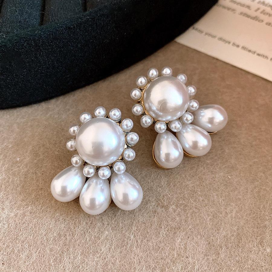 Silver Needle Pearl Round Water Drop Pendant Earrings French Retro Court Style Earrings Light Luxury Premium Earrings