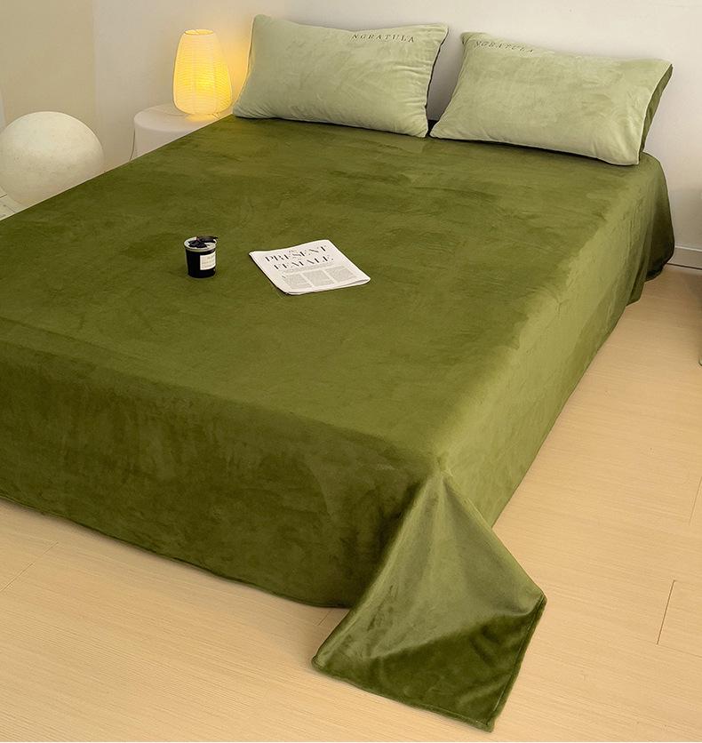 Čtyřdílná postelová sada z těžkého sametu: Dvoubarevné prošívání, plyšový a hřejivý povlak na přikrývku s prostěradly šetrnými k pokožce