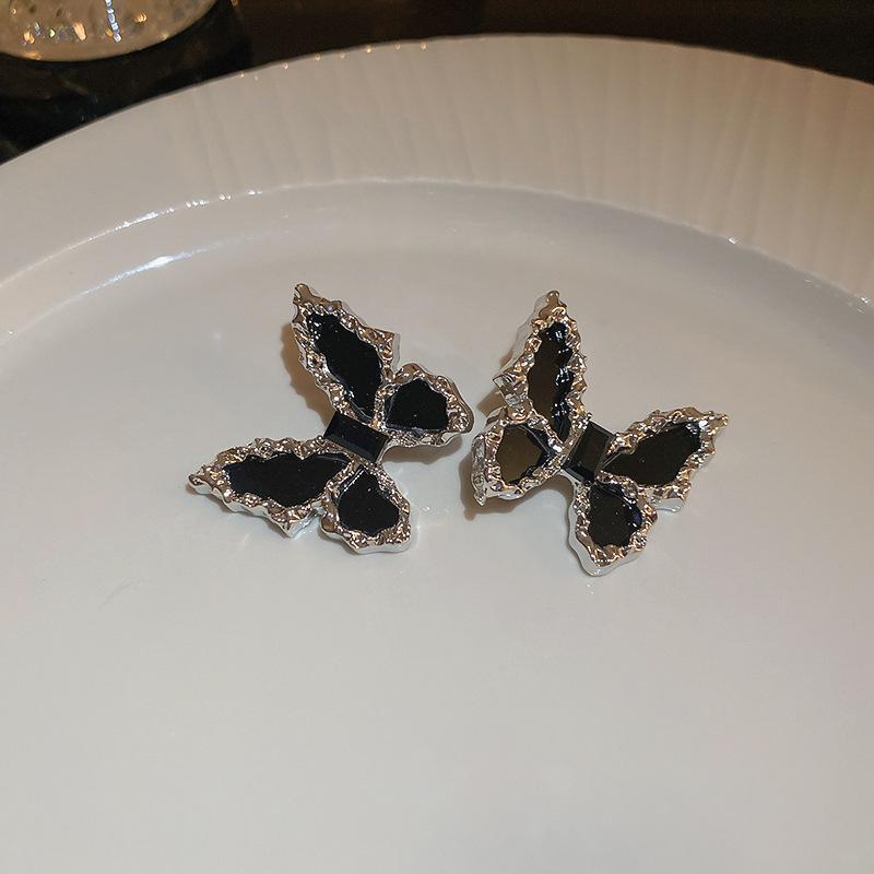 

Black Enamel Oil Drop Butterfly Earrings Retro Versatile High-end Stud Earrings Niche Earrings Women