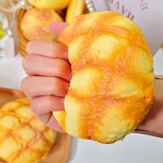 Simulated Pineapple Bun Squeeze Toy Stress Relief Fake Bread Fidget Toy Anxiety Reduction Soft Stretchy Sensory Stress Ball
